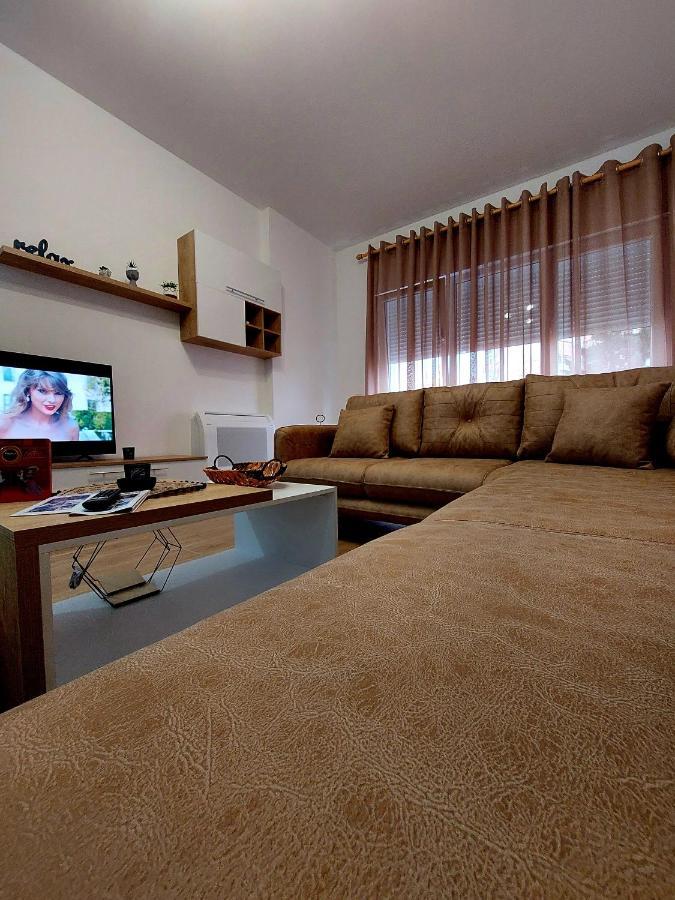 Gex Apartments Tirana Esterno foto
