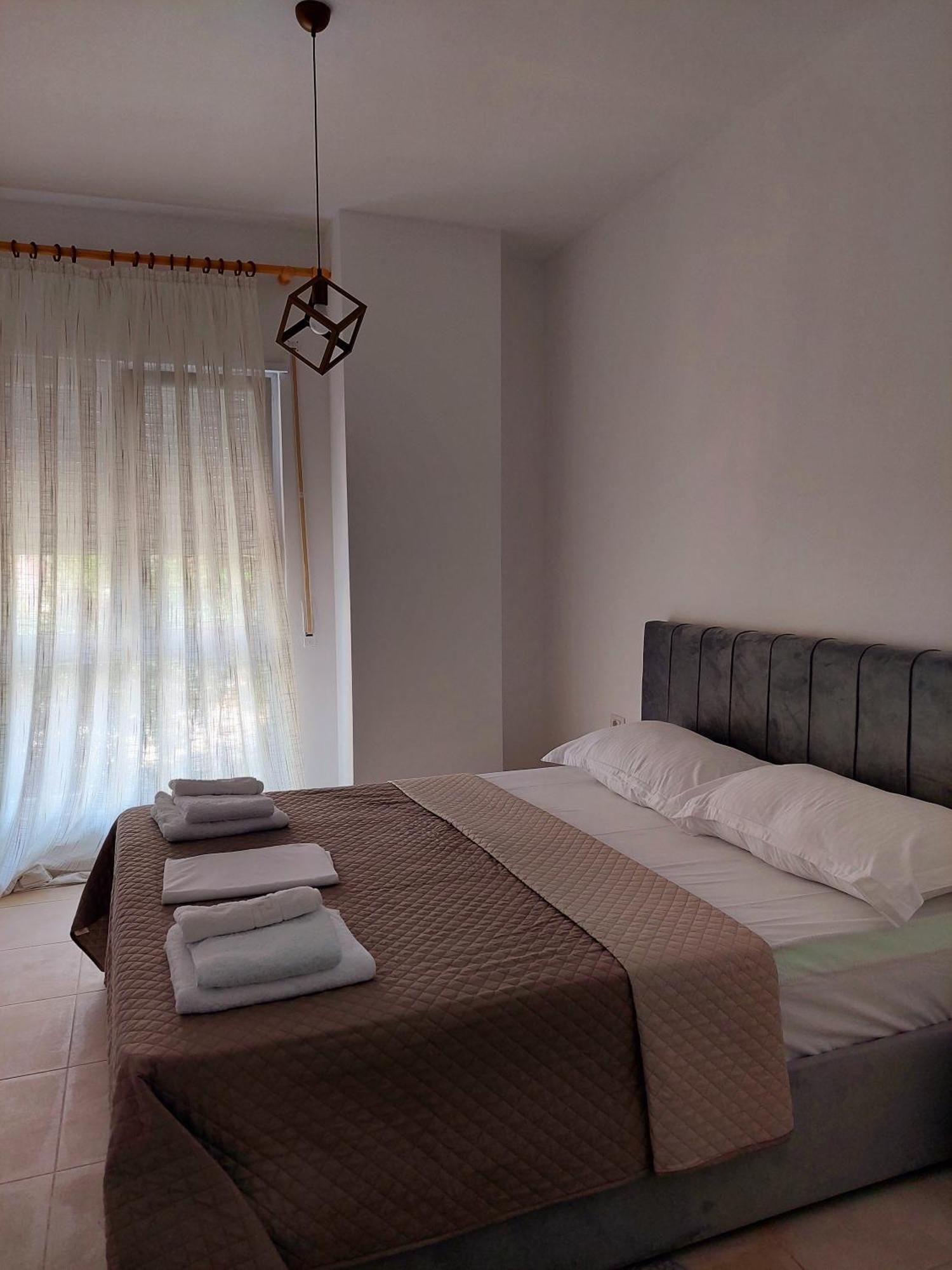 Gex Apartments Tirana Esterno foto